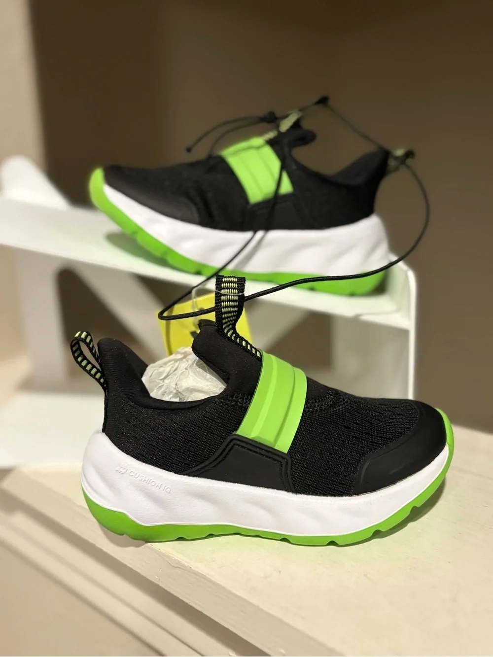 All in Motion Toddler Boys Dannie Slip-On Performance Sneakers Shoes Size 6 NEW